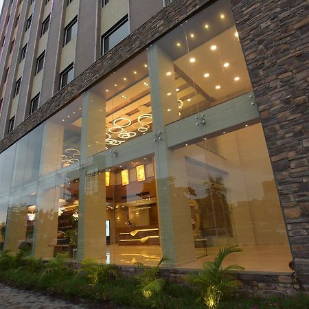 Hotel H - Sandhill Hotels Private Limited Ānand Esterno foto