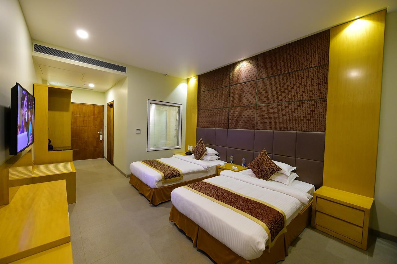 Hotel H - Sandhill Hotels Private Limited Ānand Esterno foto