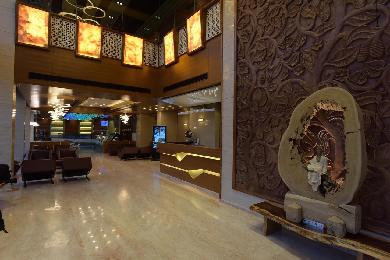 Hotel H - Sandhill Hotels Private Limited Ānand Esterno foto