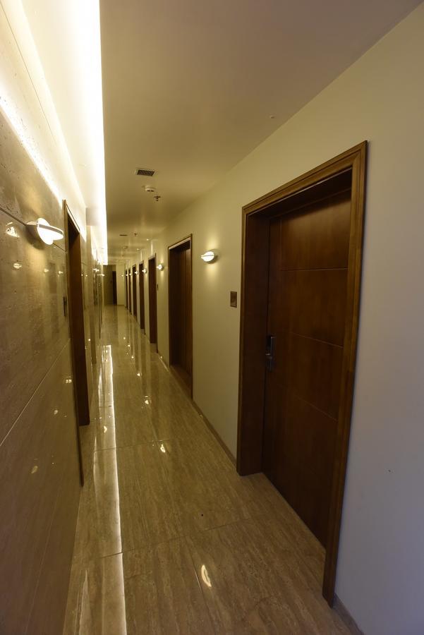 Hotel H - Sandhill Hotels Private Limited Ānand Esterno foto
