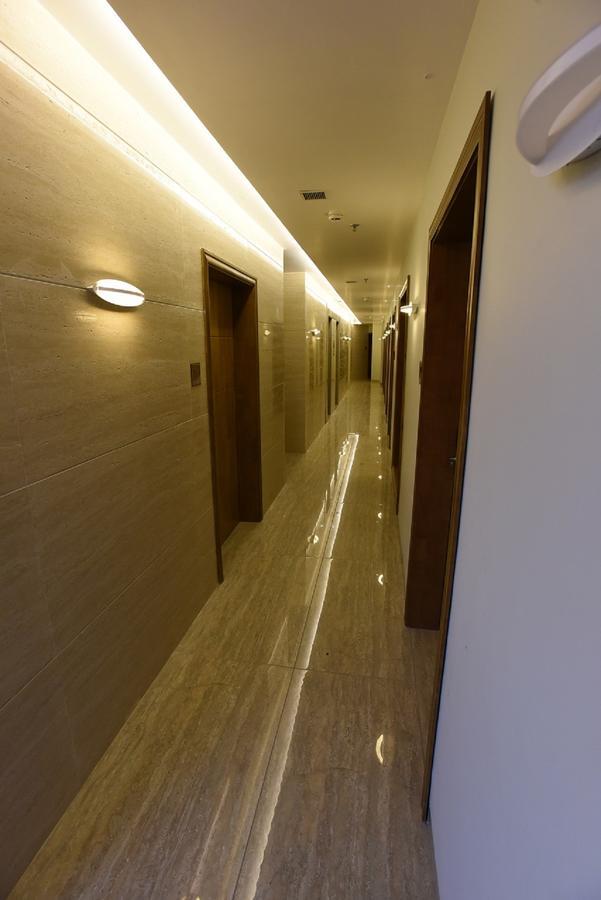 Hotel H - Sandhill Hotels Private Limited Ānand Esterno foto