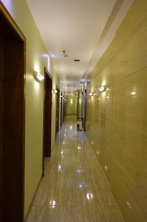 Hotel H - Sandhill Hotels Private Limited Ānand Esterno foto